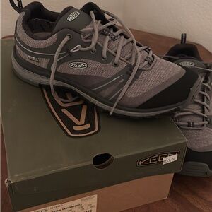 Keen Women’s Hiking Shoes - BRAND NEW